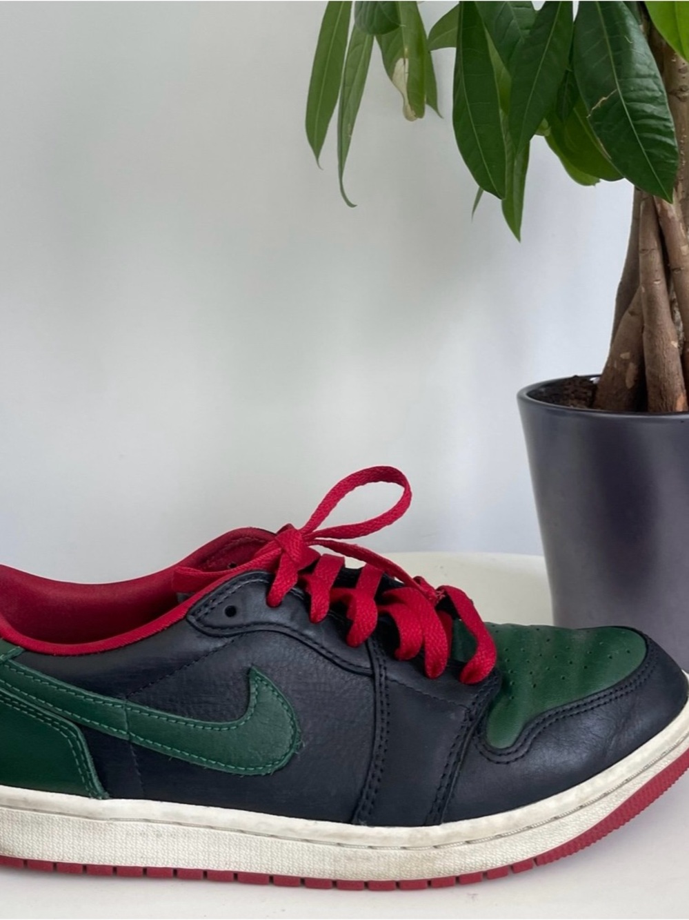 Women Size 9 Nike Jordan 1 Retro Low OG Gorge Green Varsity Red Shoes